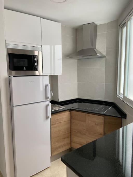 Beach And City Apartment A 50M De La Playa Фуэнхирола Экстерьер фото